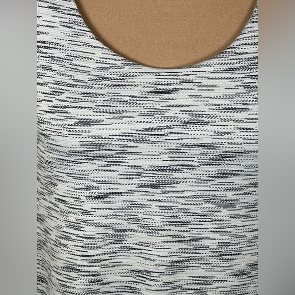 Lululemon Moment To Movement 2-In-1 Tank Tiger Space Dye Black White/Moonphase - Picture 6 of 7